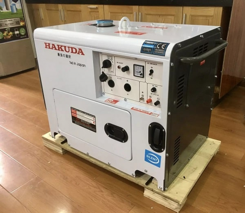 Máy phát điện chạy dầu 5KW Hakuda DG6900SE